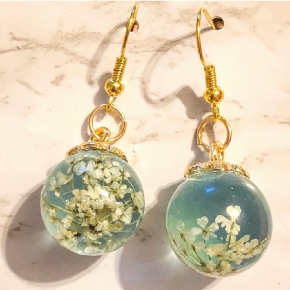 Pressed White Flower Blue Resin Glass Earrings